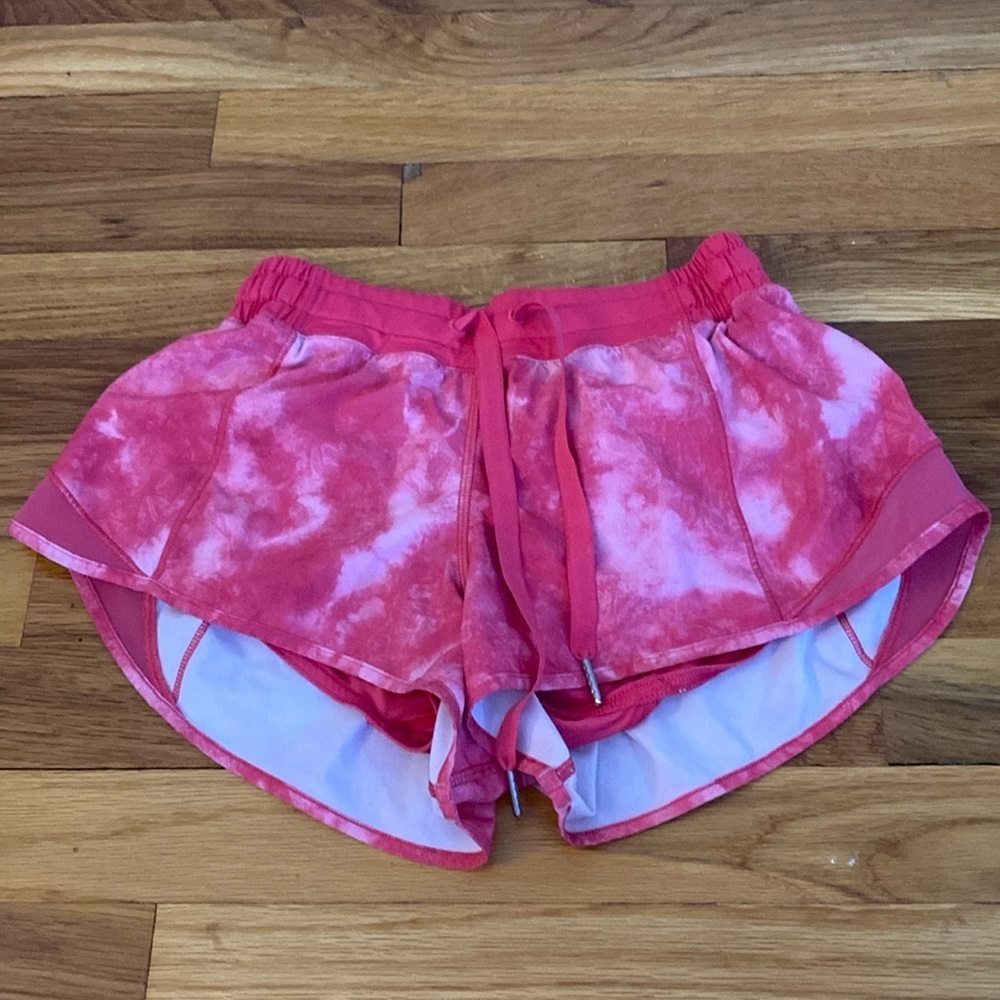 LuluLemon Women’s Pink Tie Dye Shorts Size 6